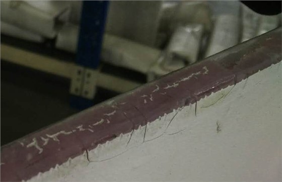 玻璃钢板开裂.jpg